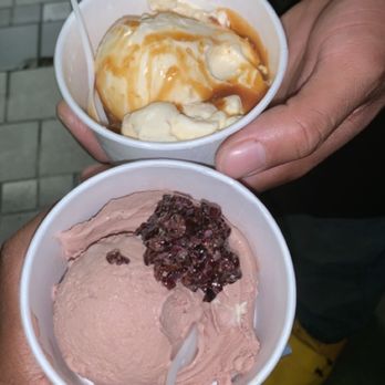 à la minute - Chocolate lavender and sea salt caramel ice cream! - Ice Cream & Frozen Yogurt Near Me - Redlands, California à la minute - Chocolate lavender and sea salt caramel ice cream! - Ice Cream & Frozen Yogurt Near Me - Redlands, California