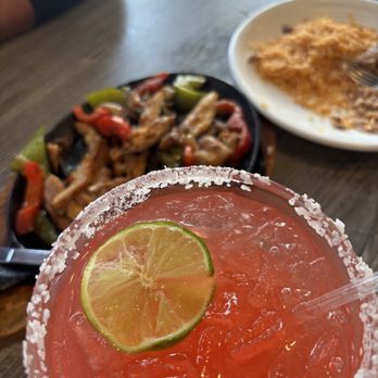 La Paloma Grill - Mexican Near Me - Montebello, California La Paloma Grill - Mexican Near Me - Montebello, California