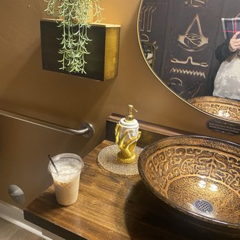 Yaz's Table - The gorgeous bathroom in the bakery next door - Breakfast & Brunch Near Me - Abington, Massachusetts Yaz's Table - The gorgeous bathroom in the bakery next door - Breakfast & Brunch Near Me - Abington, Massachusetts