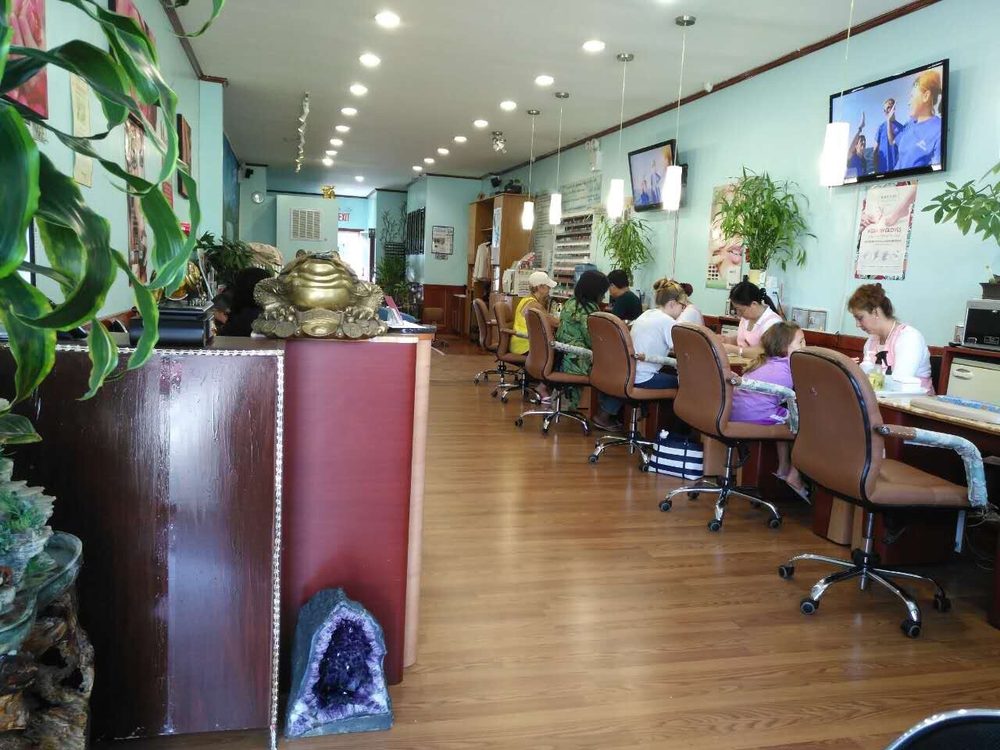 WESTBURY GOLDEN NAIL & SPA 22 Photos & 14 Reviews 560 Westbury Ave