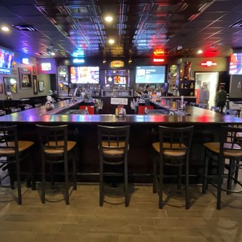 The Peanut - Spacious Bar Area - American Near Me - Kansas City, Missouri
