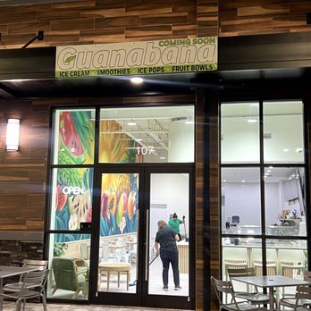 Guanabana - Entrance, plenty of parking - Ice Cream & Frozen Yogurt Near Me - Jacksonville, Florida