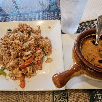 Saap Lao Thai Cuisine - Spicy soup and rice. Big glass of water. - Thai Near Me - New Castle, Delaware