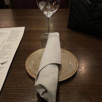 J Gilbert's - Table setting - Bars Near Me - Omaha, Nebraska J Gilbert's - Table setting - Bars Near Me - Omaha, Nebraska