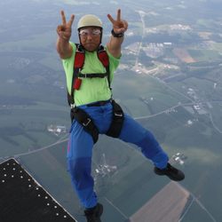 Chambersburg Skydiving Center - Ha!   Oops...  He fell outta the plane!!