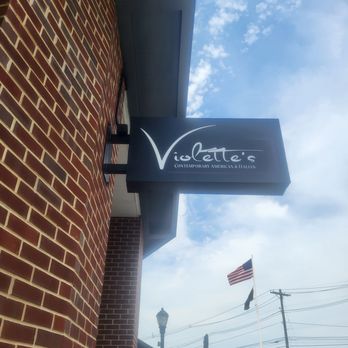 Violette's Restaurant - Outside sign - Italian Near Me - Woodbridge Township, New Jersey