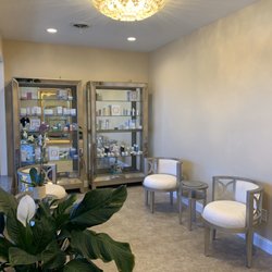 Skin Ideal - Lobby of the new salon on Clarkson road