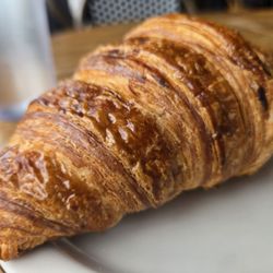 Fleur De Lis Bakery & Cafe - Croissant
