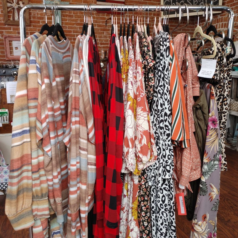 Chic Skape Coffee Boutique - Women's Clothing Near Me - Mount Angel, Oregon