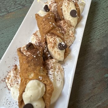 Crazee For Pasta - CANNOLI - Italian Near Me - Rancho Cordova, California