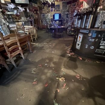 Java Jazz & Soup Nutz - Inside - Coffee & Tea Near Me - Lahaina, Hawaii