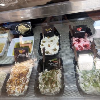 Boomber Bagel - Cream cheeses - Bagels Near Me - Lyndhurst, New Jersey