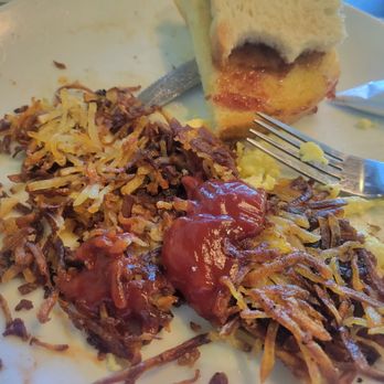 Pauma Bay Cafe - Burnt hashbrowns.  Yuck - Cafes Near Me - Pauma Valley, California