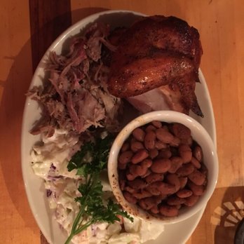 The County Line - Barbeque Near Me - Austin, Texas