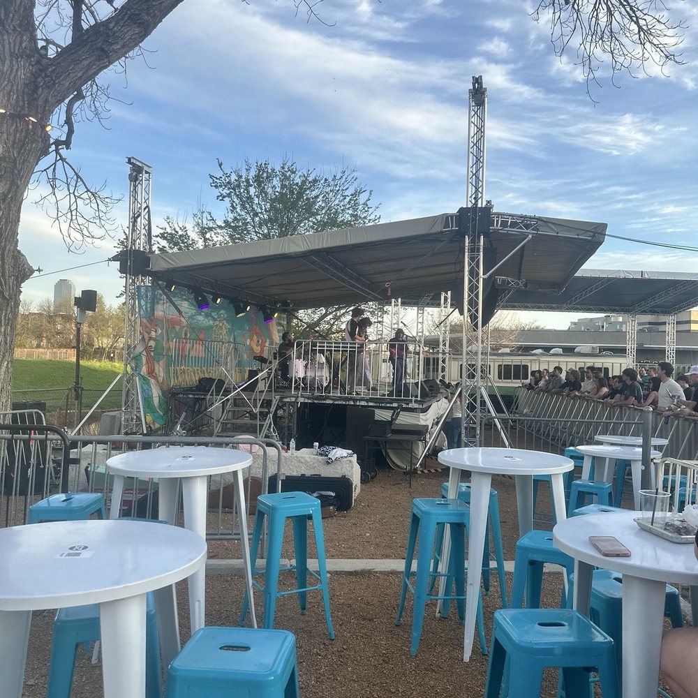AM/FM - Lounges Near Me - Dallas, Texas