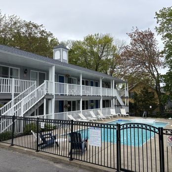 Stage Run By the Sea - Hotels Near Me - Ogunquit, Maine