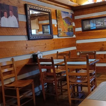 Panthertown Cafe - Cozy seating - American Near Me - Lake Toxaway, North Carolina