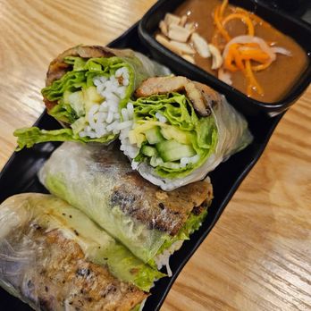 Xpress Bowl - Grilled pork fresh rolls - Vietnamese Near Me - Pickering, Ontario Xpress Bowl - Grilled pork fresh rolls - Vietnamese Near Me - Pickering, Ontario