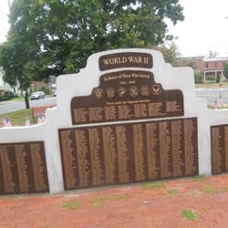 Easthampton Veteran's Memorial - WW II monument