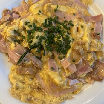 Cafe Tomaselli - Scrambled eggs with ham and cheese - Coffee & Tea Near Me - Salzburg, 5 Cafe Tomaselli - Scrambled eggs with ham and cheese - Coffee & Tea Near Me - Salzburg, 5