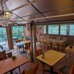 Cold Springs Food Mart - Also indoor seating!