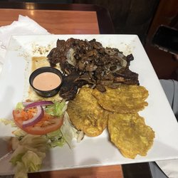 Mike's Steakhouse - T bone with tostones