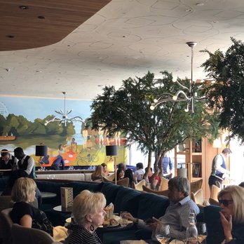 Queensyard - Very pretty decor and mural - Modern European Near Me - New York, New York