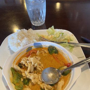 Win Thai Cuisine - Panang curry lunch special with small salad and rice - Halal Near Me - Anaheim, California Win Thai Cuisine - Panang curry lunch special with small salad and rice - Halal Near Me - Anaheim, California