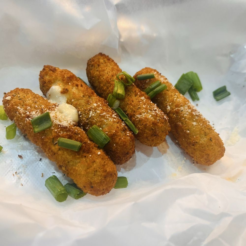 Round Table Pizza - Cheese sticks! Some are missing because they were too good to wait for the picture! - Pizza Near Me - San Antonio, Texas