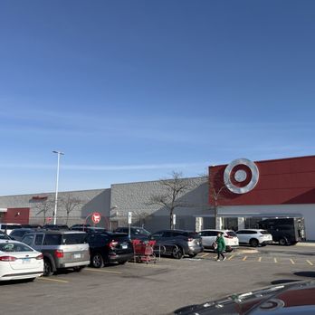 Target - Storefront - Department Stores Near Me - Niles, Illinois