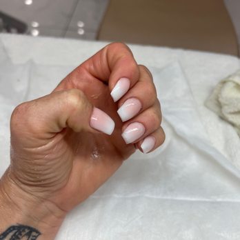 Aria Nail Lounge - Nail Salons Near Me - Pasadena, California
