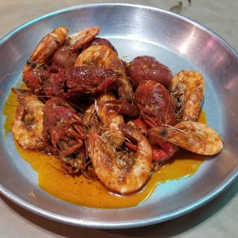 Mr. & Mrs Crab - 1/2 Crawfish & 1/2 Shrimp (with head) in Medium Special Seasonong (no more corn, only potato) - Seafood Near Me - Bradenton, Florida