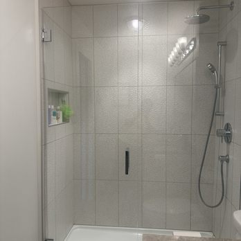 Chicago Glass & Mirror - Shower doors - Glass & Mirrors Near Me - Chicago, Illinois