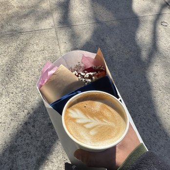 Bótani Cafè - 4 shot latte oat milk - Coffee & Tea Near Me - Brooklyn, New York