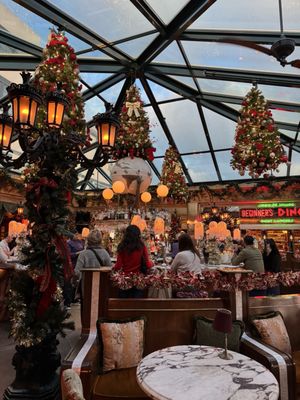 Lafayette Hotel by null