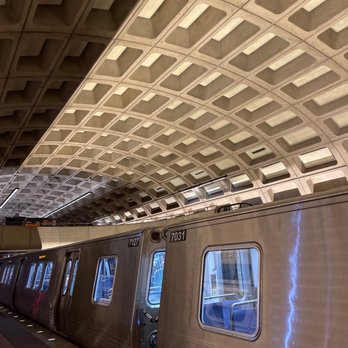 Metro Center Station - Inside - Metro Stations Near Me - Washington, DC, District of Columbia Metro Center Station - Inside - Metro Stations Near Me - Washington, DC, District of Columbia