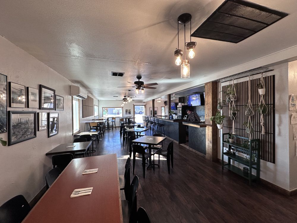 Cafe DeVille
