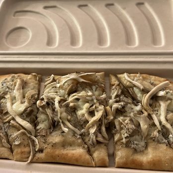 Porta Blu - Nasty flatbread - New American Near Me - Menlo Park, California Porta Blu - Nasty flatbread - New American Near Me - Menlo Park, California