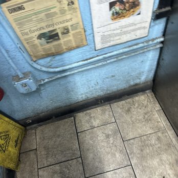 Caribbean Chicken & Fish - not clean - Caribbean Near Me - Scottdale, Georgia