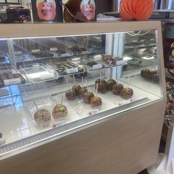 Carousel Chocolates & Popcorn - Sugar free treats - Chocolatiers & Shops Near Me - O'Fallon, Missouri