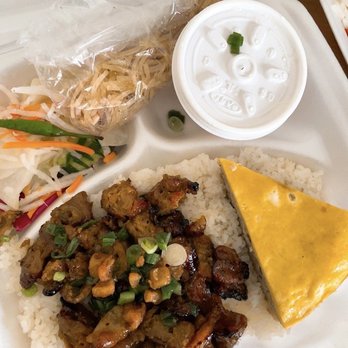Com Tam Que Huong - Thit nuong bi cha (grilled pork, egg meatloaf, shredded pork) - Vietnamese Near Me - Westminster, California