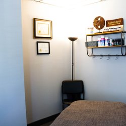 Foundation Chiropractic - Acupuncture Room