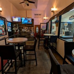 Brickhouse Pizza - Patio
