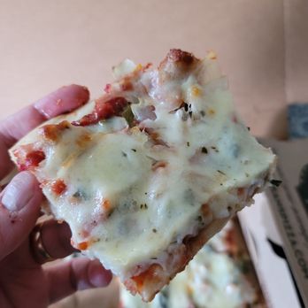 Paisans Pizzeria - Pizza with mushroom spinach and onion - Pizza Near Me - Brookfield, Illinois