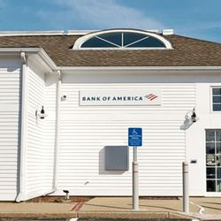 Bank of America Financial Center - Storefront