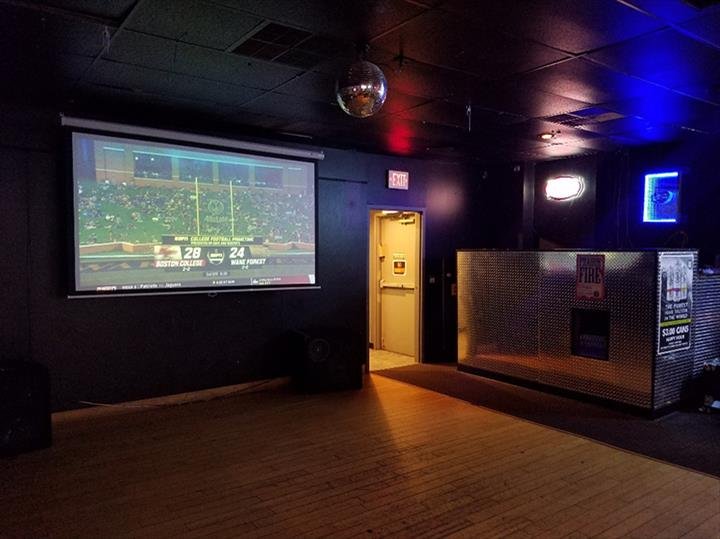 Social spots from Mojo's Bar