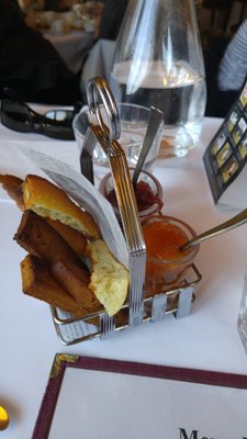 Restaurant Au Petit Extra by null