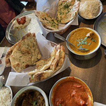Naan Point - Vegan Garlic Naan, butter chicken and lamb curry - Indian Near Me - San Bruno, California
