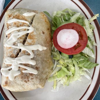 El Salvador Restaurant - Steak burrito - Latin American Near Me - Milwaukee, Wisconsin El Salvador Restaurant - Steak burrito - Latin American Near Me - Milwaukee, Wisconsin