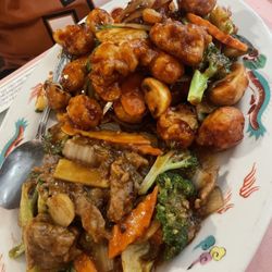 Golden Crown Chinese Restaurant - General Tso & Beef and broccoli